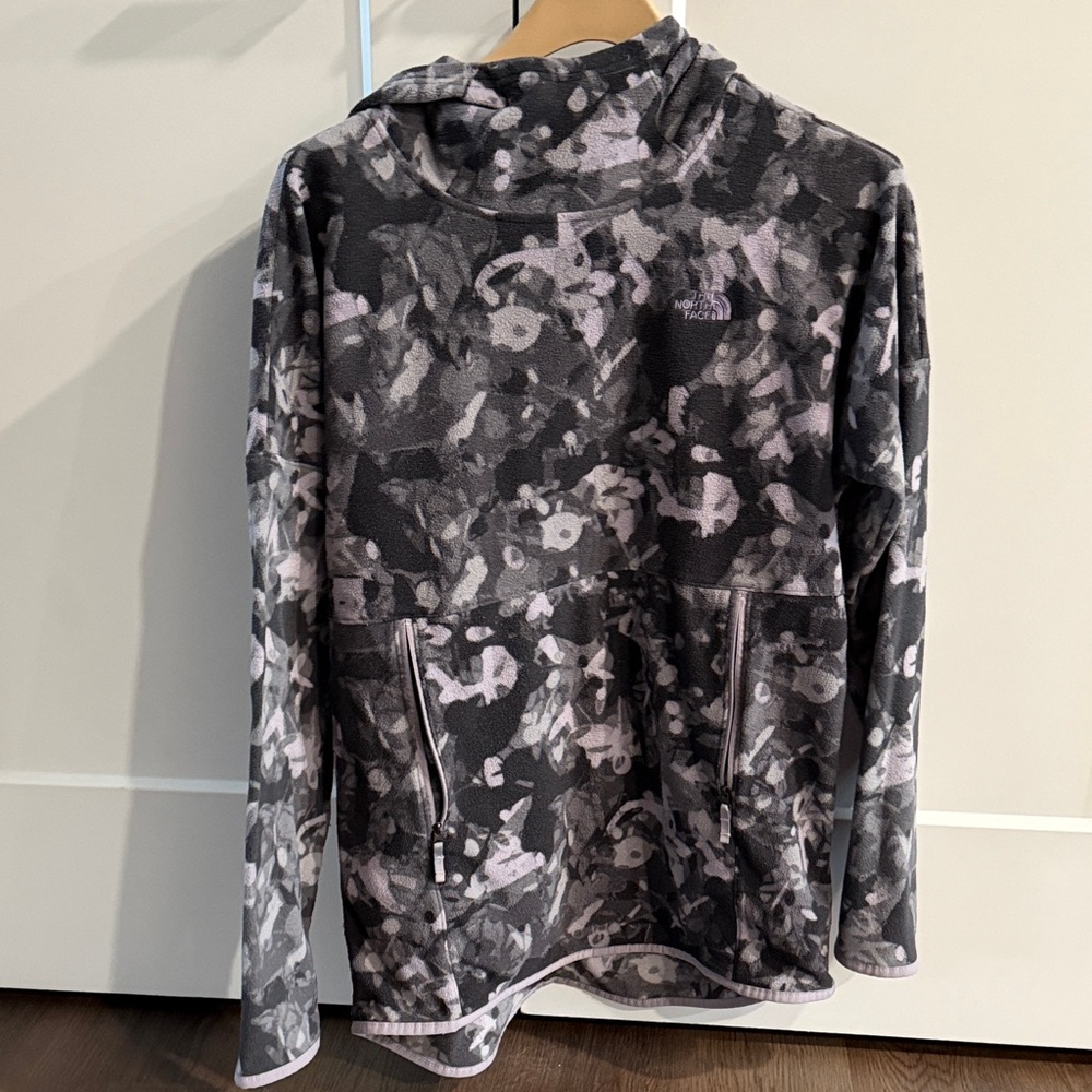 Women’s The North Face Black and Gray Patterned Fleece Hoodie